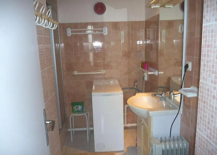 Pres De La Avec Balcon Et Parking, Ideal Pour 6 Personnes - Fr-1-387-154 Марсейан